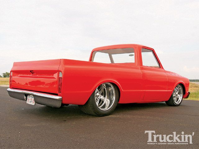 0903tr_10_z1970_chevy_c10right_rear_angl