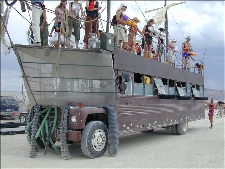 pirate-bus-1.jpg