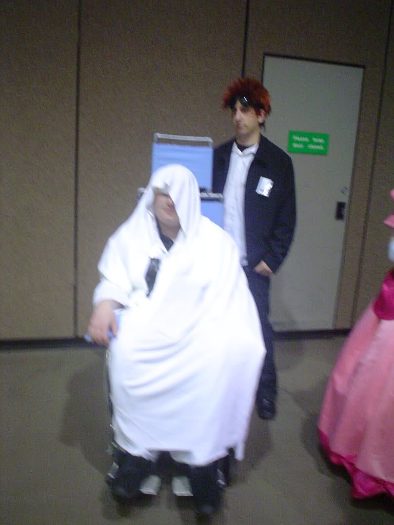 <img:http://i148.photobucket.com/albums/s15/XxSabaku-no-GaaraxX/SakuraCon2007004.jpg?t=1176682419>