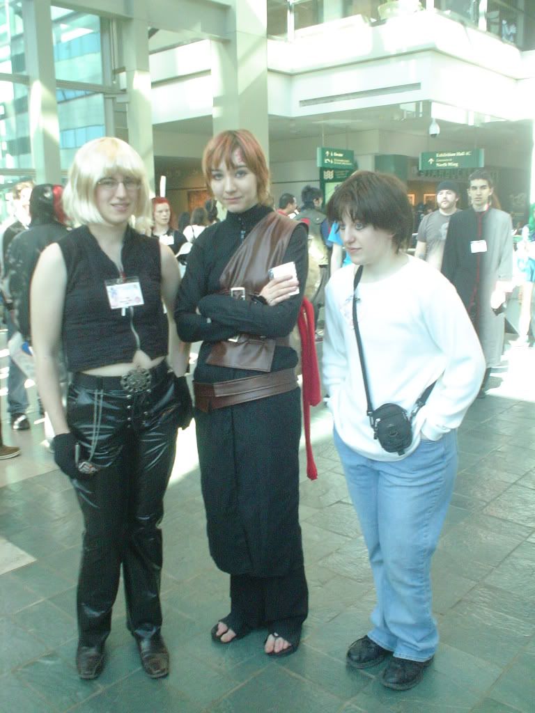 <img:http://i148.photobucket.com/albums/s15/XxSabaku-no-GaaraxX/SakuraCon2007010.jpg?t=1176682357>