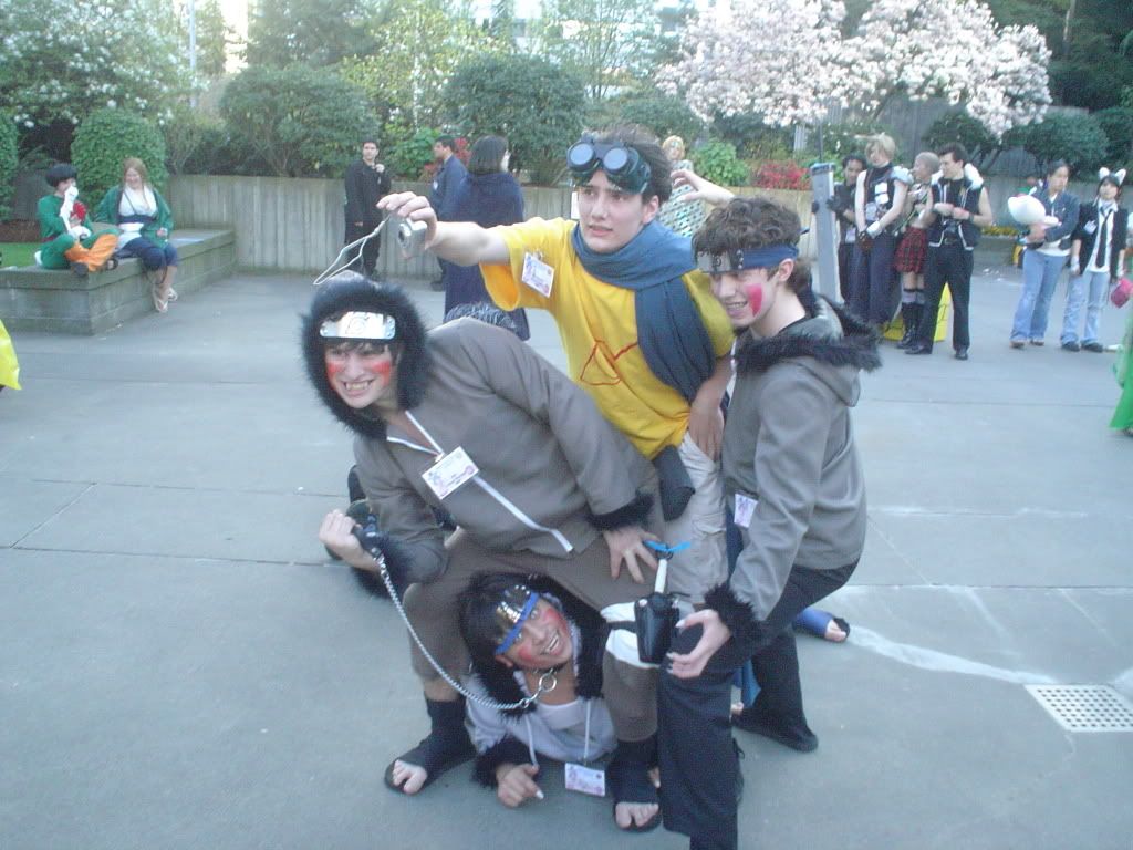 <img:http://i148.photobucket.com/albums/s15/XxSabaku-no-GaaraxX/SakuraCon2007078.jpg?t=1176682246>