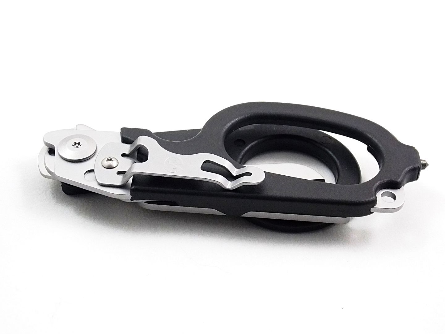 The Leatherman Raptor