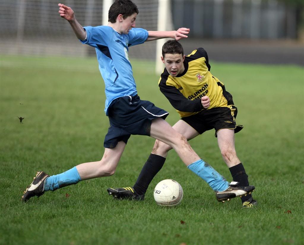 IMAGE: http://i148.photobucket.com/albums/s33/dessie12/scoccer/dessieroerovers51209062Large.jpg