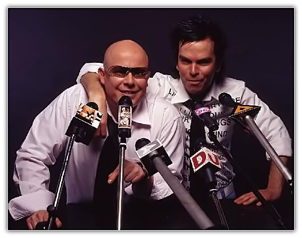 LIVE Ernesto vs Bastian - The Next Level Cafe from Q-Bar, Hilversum NL every friday. (2007 - 04 - 13)